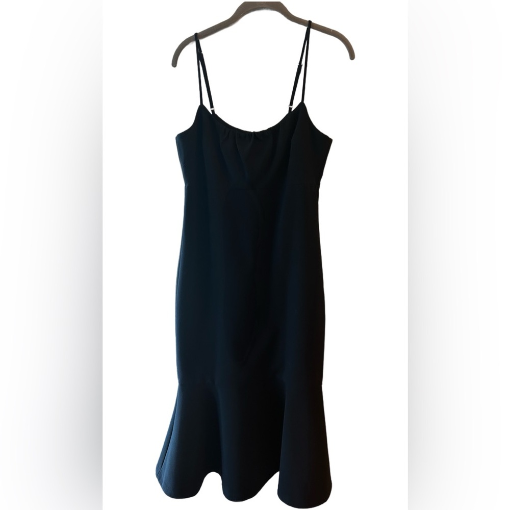 Your “go-to” dress for weddings this fall/winter!!
(Sz 8, black)